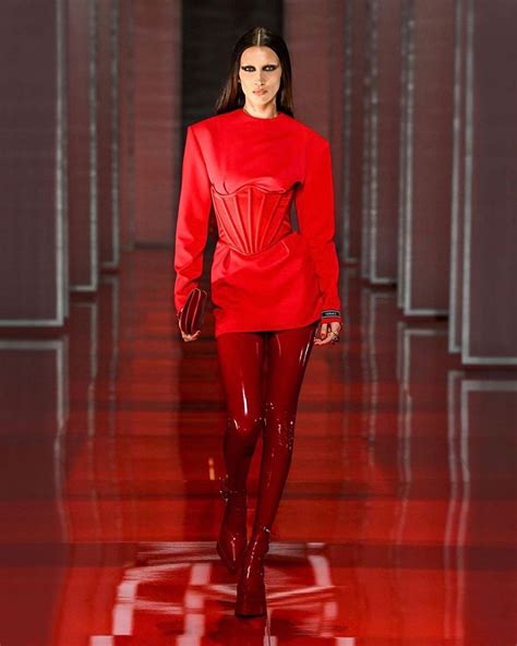 versace show milan fashion week|Versace fall collection.